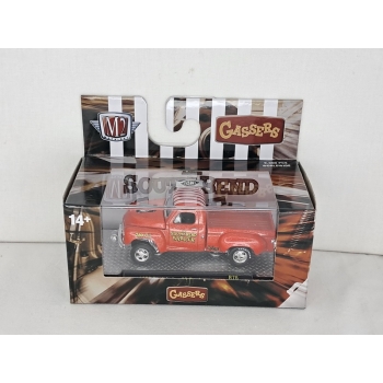 M2 Machines 1:64 Studebaker 2R Truck 1950 red